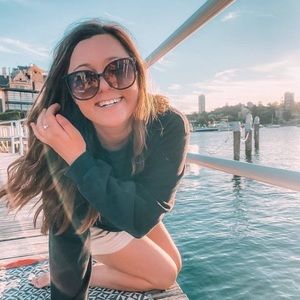 Meet your Posher, Caroline